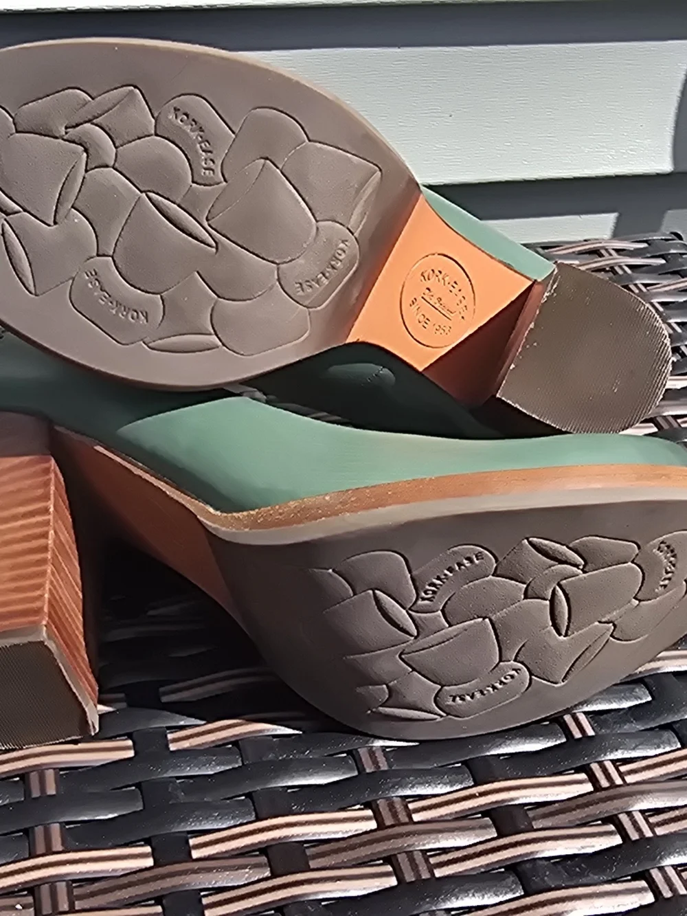 Kork-Ease Green Leather Round-Toe Wedge Pumps - Picture 10 of 16